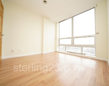 25-15 Crescent Street - Photo Thumbnail 1