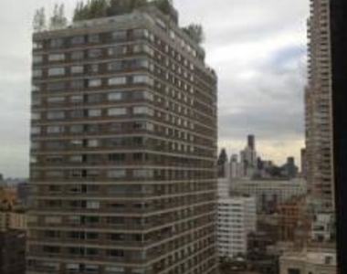 East 72nd Street - Photo Thumbnail 0