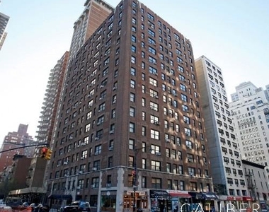 East 58th Street - Photo Thumbnail 7