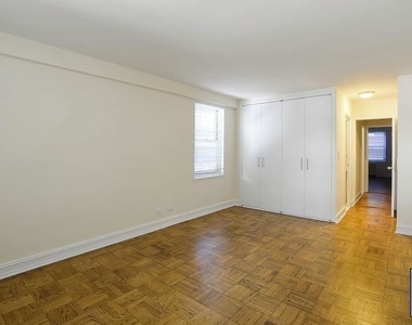 Eighth Avenue 2 Bed 2 Bath - Photo Thumbnail 3