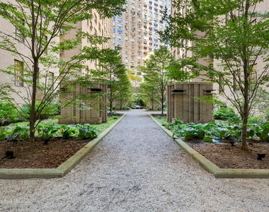 25 Central Park West - Photo Thumbnail 8