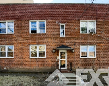 661 Brooklyn Ave - Photo Thumbnail 7