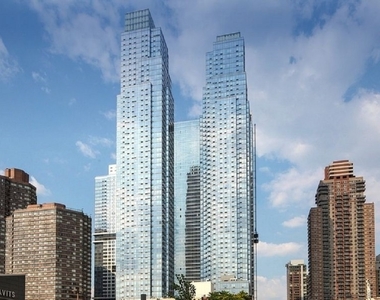 620 West 42nd Street - Photo Thumbnail 9