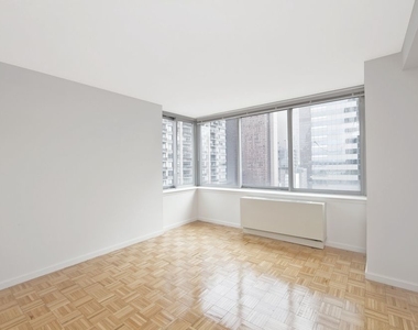 271 West 47th Street - Photo Thumbnail 1