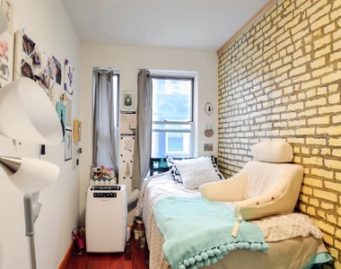 2 Bedrooms at East Village  - Photo Thumbnail 4
