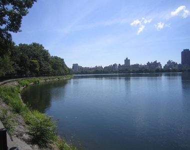 293 Central Park West - Photo Thumbnail 16