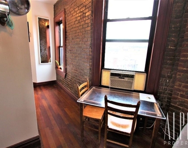 117 Mulberry Street - Photo Thumbnail 4