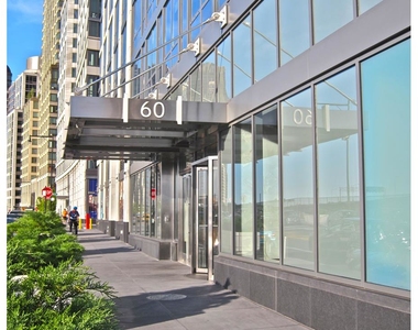 60 Riverside Boulevard - Photo Thumbnail 6