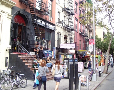 Saint Marks Place and 3rd Avenue - Photo Thumbnail 8