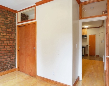 1 Bedroom near Washington Square Park - Photo Thumbnail 1