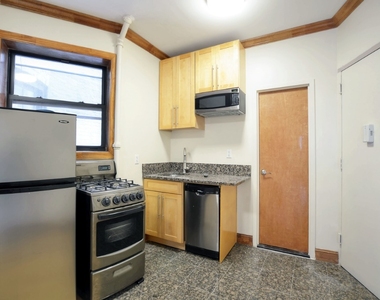 1 Bedroom near Washington Square Park - Photo Thumbnail 5