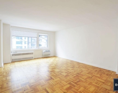 340 EAST 34TH STREET AMAZING CONVERTIBLE 1 BEDROOM - Photo Thumbnail 0