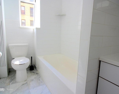 166 West 72nd St - Photo Thumbnail 3