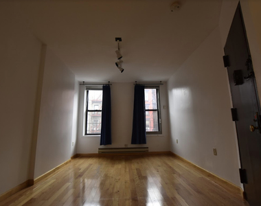 126 East Broadway - Photo Thumbnail 2