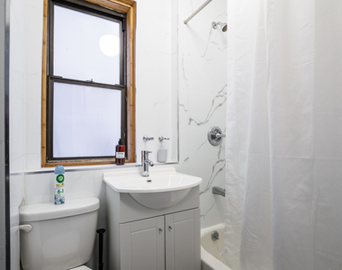 439 West 48th Street - Photo Thumbnail 6