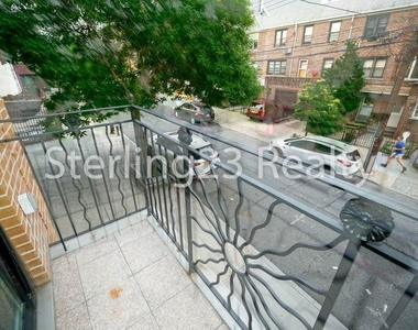 26-42 28th Street - Photo Thumbnail 4