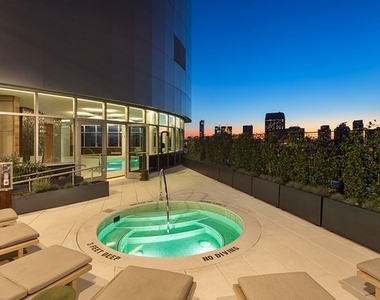 225 East 39th Street - Photo Thumbnail 8