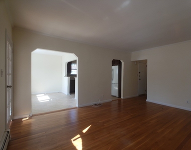 74-01 Ditmars Blvd - Photo Thumbnail 2