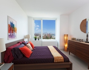 Studio Apartment in Downtown Brooklyn - Photo Thumbnail 0