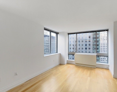 150 East 44th St - Photo Thumbnail 1