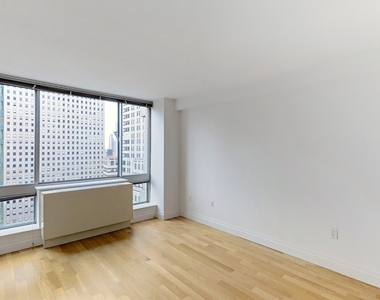 150 East 44th St - Photo Thumbnail 3