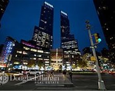 25 Columbus Circle - Photo Thumbnail 16