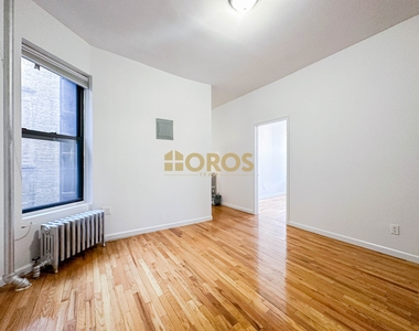 700 East 9th Street - Photo Thumbnail 3