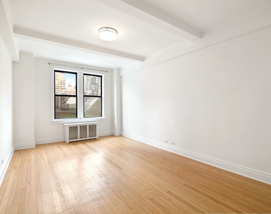 301 East 21st Street - Photo Thumbnail 4