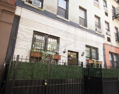 420 East 83rd Street - Photo Thumbnail 14