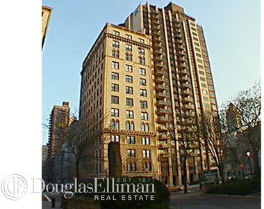 985 Fifth Avenue - Photo Thumbnail 4