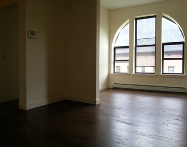 154 Adelphi  - Photo Thumbnail 3