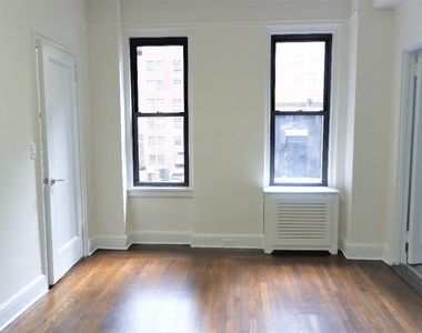 140 East 46th Street - Photo Thumbnail 7