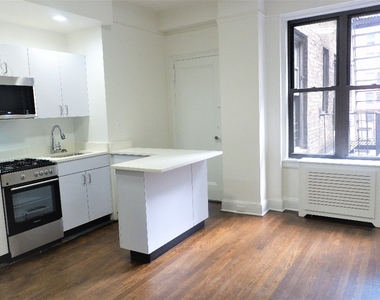 140 East 46th Street - Photo Thumbnail 2