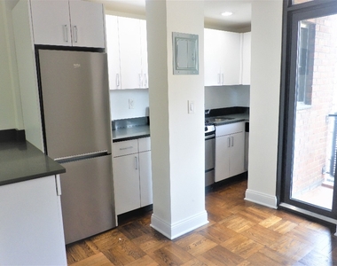 165 East 35th Street - Photo Thumbnail 5