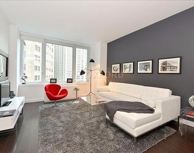 113 Nassau Street - Photo Thumbnail 2