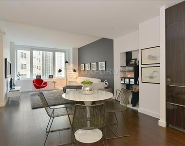 113 Nassau Street - Photo Thumbnail 2