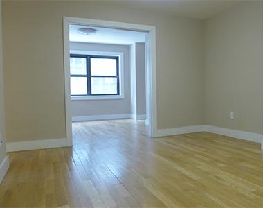 301 East 47th - Photo Thumbnail 1