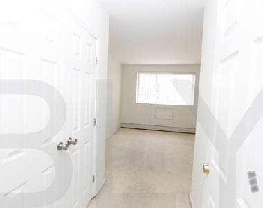 480 Howard Ave #3 - Photo Thumbnail 6