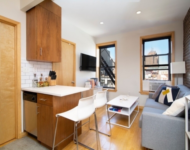 111 Mott Street - Photo Thumbnail 5