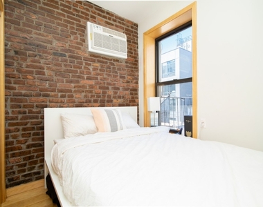 111 Mott Street - Photo Thumbnail 2