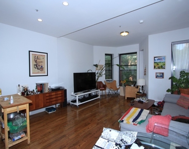 405 Franklin Ave - Photo Thumbnail 2