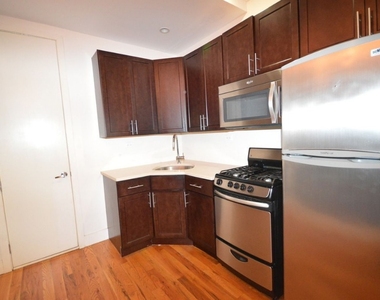 161 Maujer Street  Brooklyn, NY 11206 - Photo Thumbnail 7