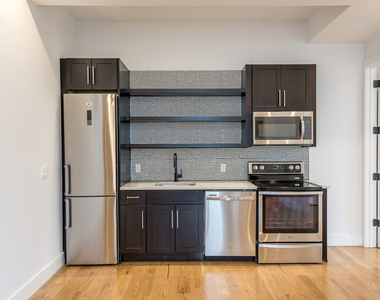 196 Montrose Ave - Unit: 3B - Photo Thumbnail 11