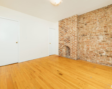 28 St Marks Ave - Unit: 1 - Photo Thumbnail 6