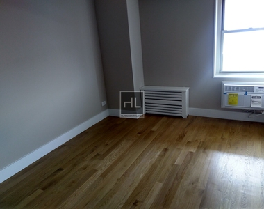 310 Greenwich Street - Photo Thumbnail 3