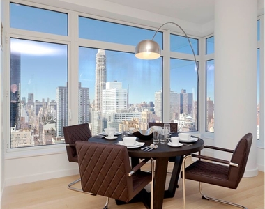 400 East 67th St - Photo Thumbnail 2