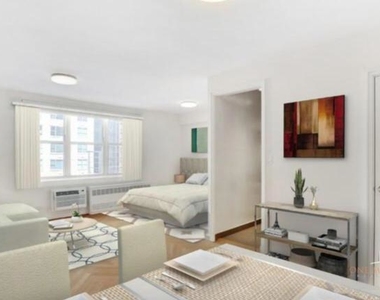 East 55th Street - Photo Thumbnail 6