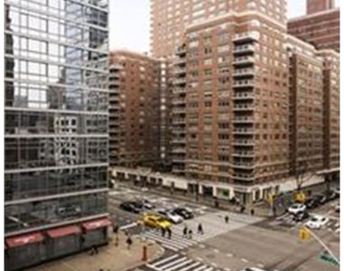 150 East 57th St - Photo Thumbnail 1