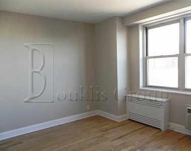 310 Greenwich Street - Photo Thumbnail 2