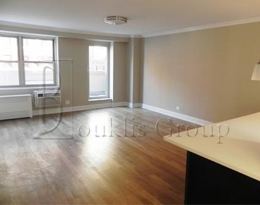 310 Greenwich Street - Photo Thumbnail 1